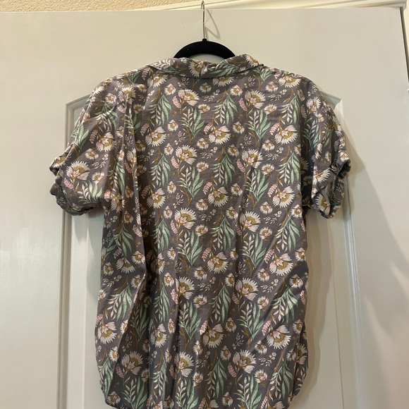 Universal Thread Floral Collared Blouse - Picture 3 of 3